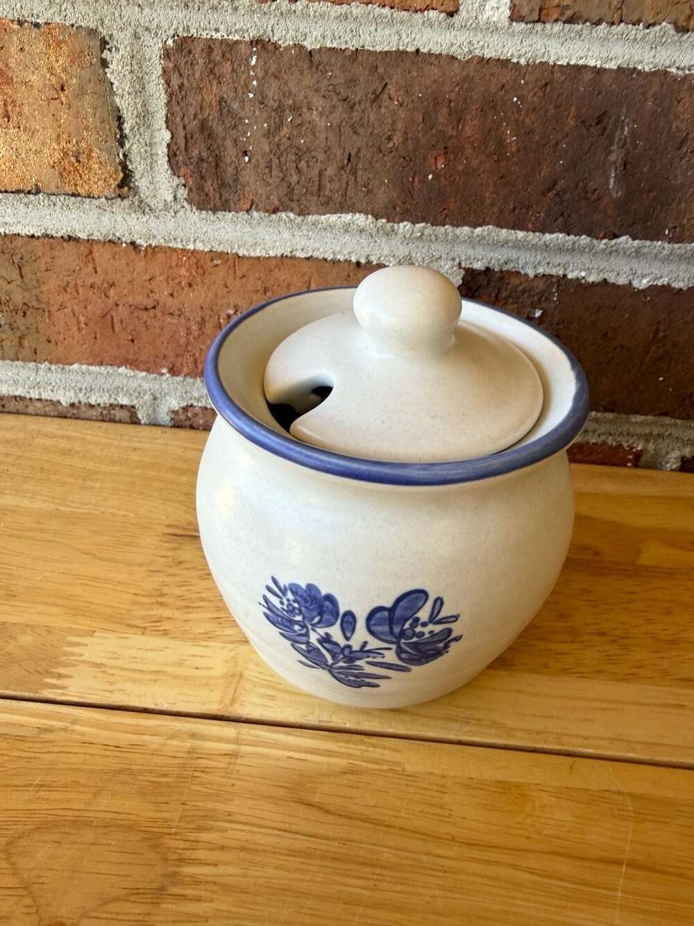 Pfaltzgraff Yorktowne Jam Jelly Jar Slotted Lid Stoneware